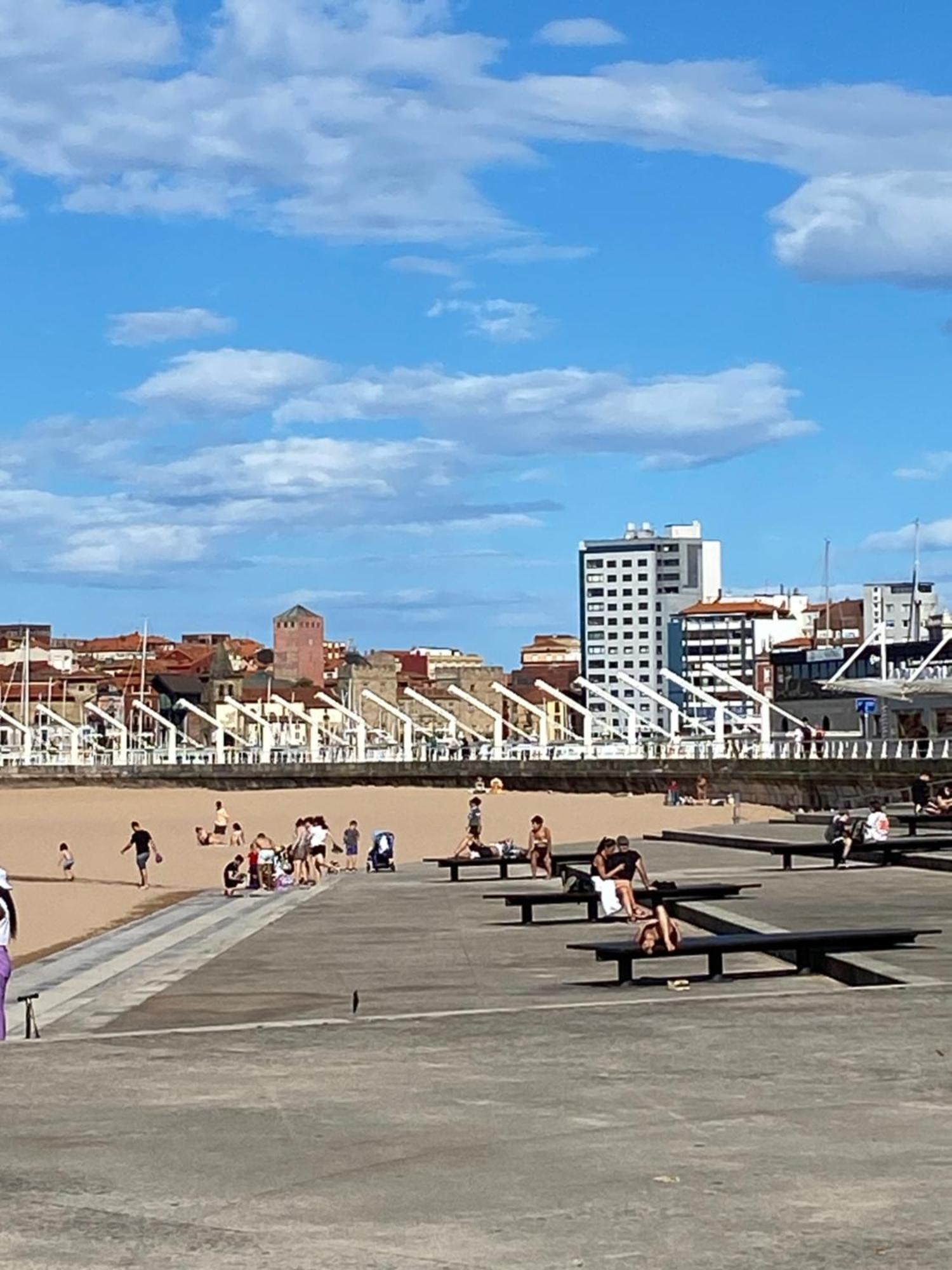 Poniente Beach Gijon Luaran gambar